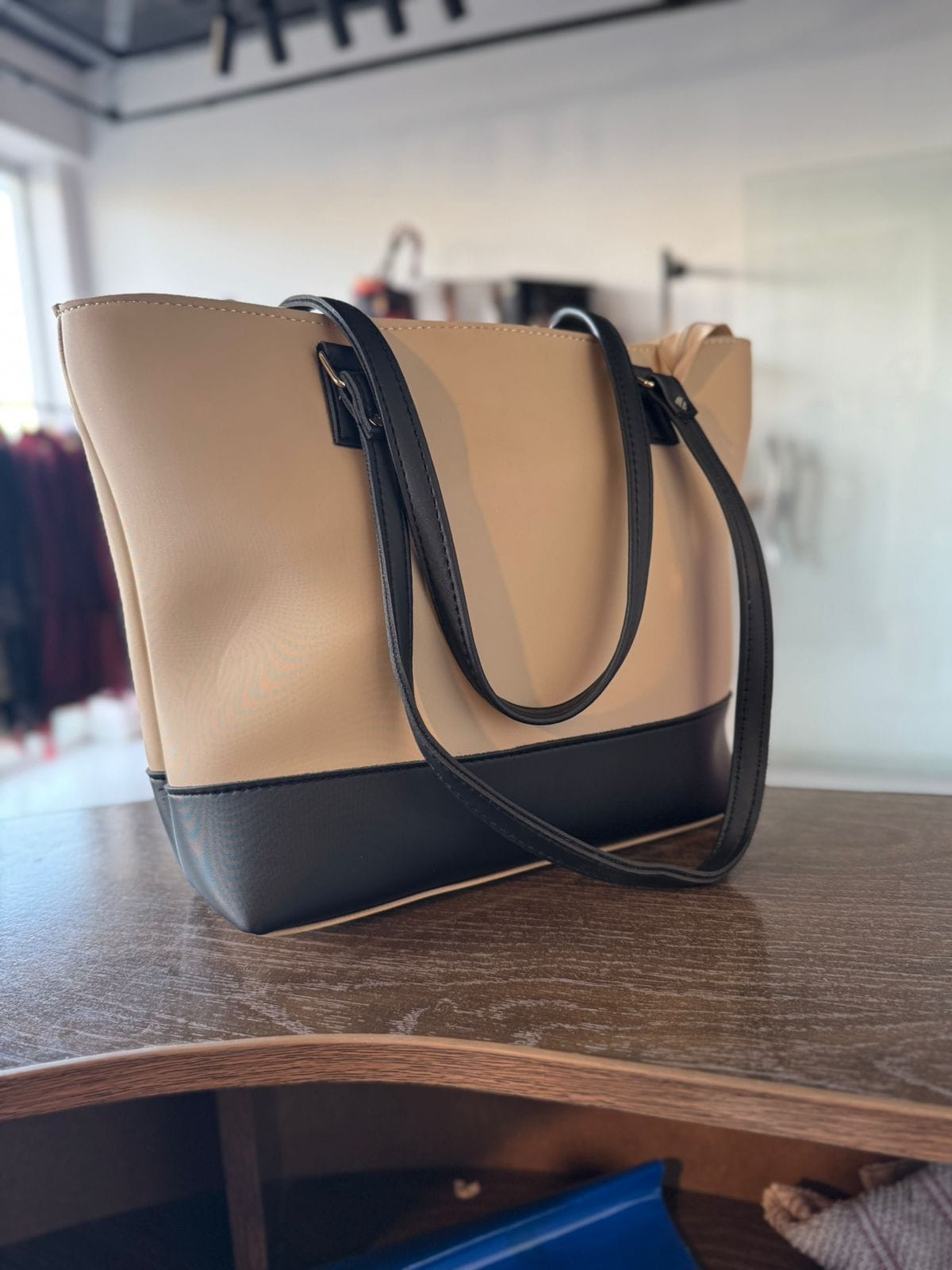 Luxury Stylish & Elegant Ladies Bag - Image 3