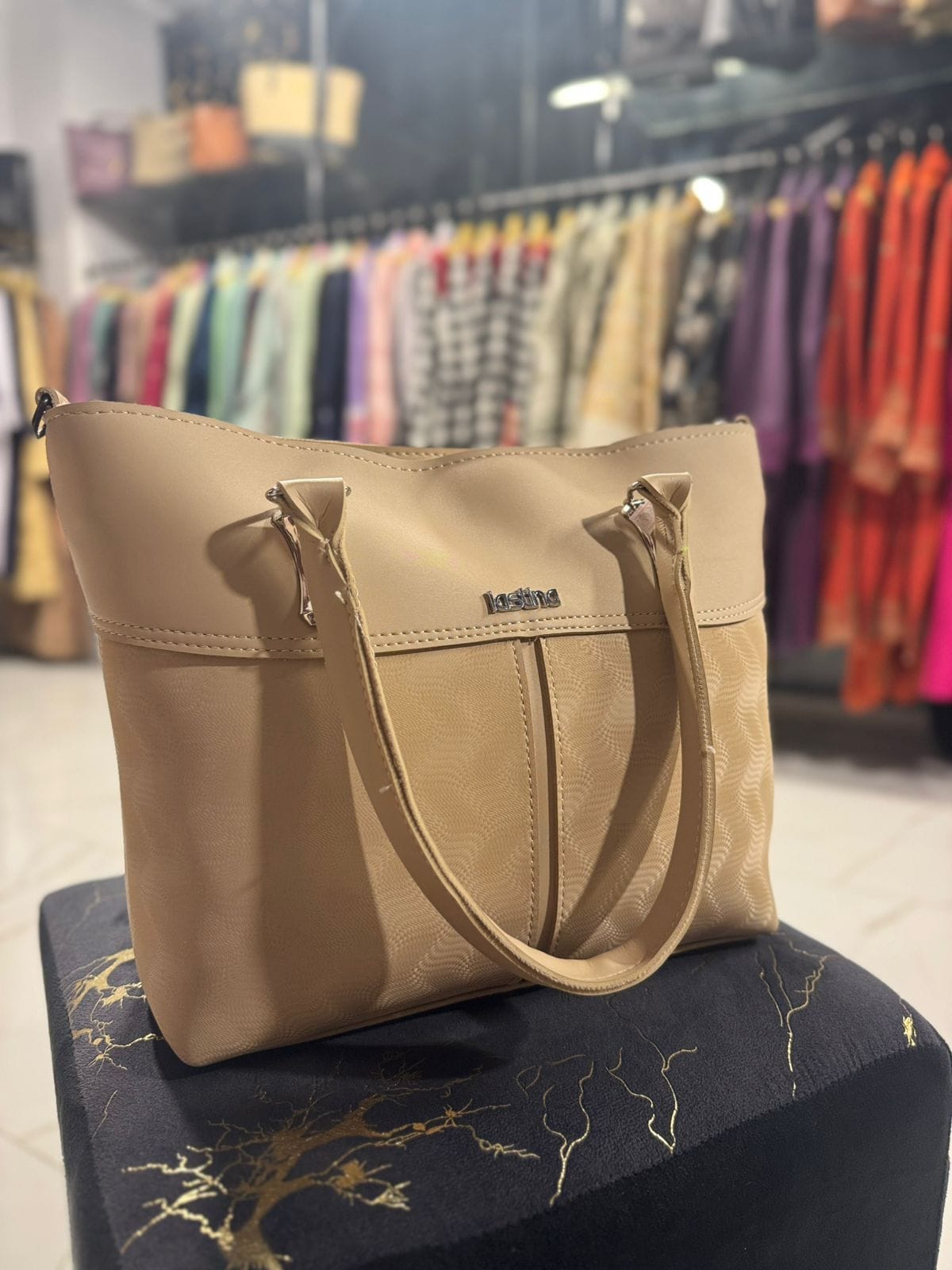 Luxury Stylish & Elegant Ladies Leather single zipper